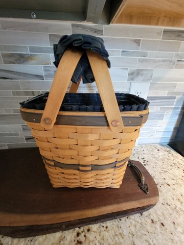 Longaberger Collectors Club Membership Basket Charter Member 1996 Cover