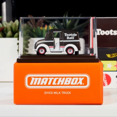 MATCHBOX Collectors Divco Milk Truck Tootsie Roll Brown HJW62 2023 - Bild 1 von 4