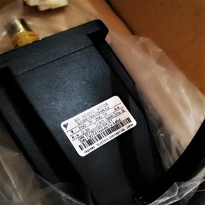 Servomotore SGM-08U2HA12 200v nuovissimo YASKAWA AC SGM08U2HA12 - Foto 1 di 5