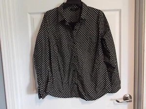 EUC Apt 9 X Large langärmliges Button-Down-Damenhemd schwarz weiß V-Muster – - Bild 1 von 5