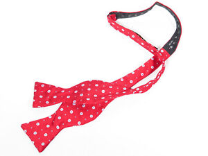 Brooks Brothers Makers and Merchants Red with Blue Flowers Jacquard Silk Bow Tie