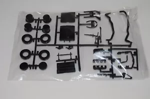 MPC MACK DM 800 #899/06 ⭐PARTS⭐ INNER WHEELS+RADIATOR+MORE 1:25 - Picture 1 of 3