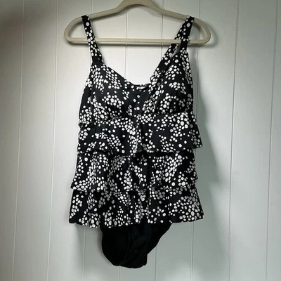 Traje de baño Croft & Barrow talla grande 16 una pieza puntos blancos y negros volantes Foto 1 de 4