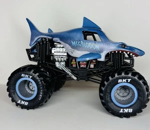 Hot Wheels Monster Jam Megalodon Die-Cast Metal Body - Bild 1 von 5