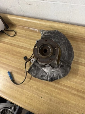 ✅ 04-10 BMW E60 530i 535i Buje de nudillo husillo de pasajero delantero derecho 6760954 OEM Foto 1 de 4