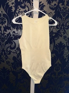 Body moldeador acanalado beige OQQ - estilo sin mangas esculpido de una pieza, talla M - Imagen 1 de 3