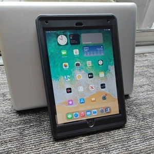 Apple iPad Air 2 A1566 64GB Space Gray OtterBox Defender Case Bundle iOS 15.8.4 - Picture 1 of 6