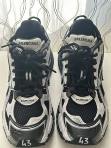 balenciaga runner black/white 44. Size 10 - Picture 1 of 7