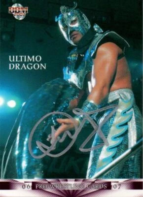 Tarjeta coleccionable de lucha libre profesional firmada por Ultimo Dragon BBM 2007 WCW WWE Wrestler NJPW Foto 1 de 4