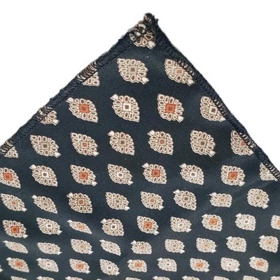 Безымянный карманный квадратный красный черный и золотой геометрический узор 11,5 x 11,5 дюйма - Изображение 1 из 3