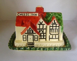 Plato de queso vintage con forma de cabaña "Cheese Inn" de L & Sons Ltd, Hanley - Imagen 1 de 12
