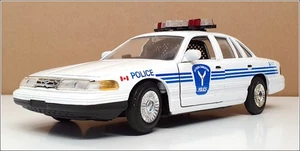 Motormax 1/24 Scale 76102BA - Ford Crown Victoria Police - Ottowa - Picture 1 of 5