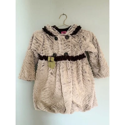 Abrigo con Capucha Corky & Company Niños Piel Sintética Marrón 5 Boho Caprichos Hadas Volantes Acogedor Foto 1 de 4