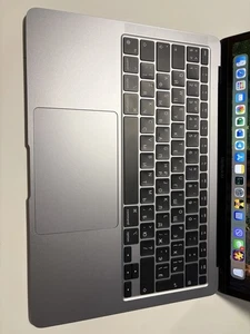 Apple MacBook Air 13 Retina M1 8GB RAM 256GB SSD 2020 QWERTY (Russisch) - Bild 1 von 6