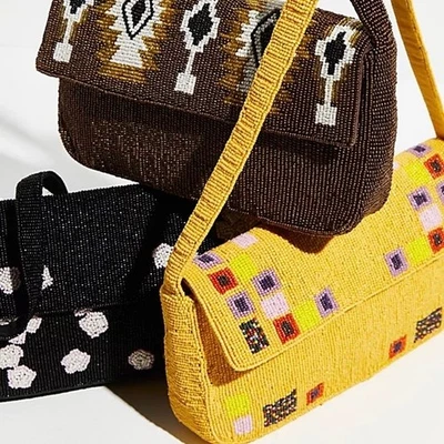 Free People Magic Moment 黄色串珠 Mid Mod Aztec 设计翻盖单肩包 — 第 1/4 张图片