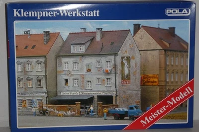 RARITÄT POLA H0 164 KLEMPNER-WERKSTATT MIT HINTERHOF  GOLIATH DREIRAD IN OVP !! - Bild 1 von 4