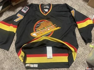 Vancouver Canucks 1996 CCM Center Ice Authentic Jersey 52 D Roberts #7 Auto - Picture 1 of 10