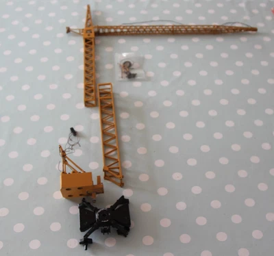 LIEBHERR - CONRAD METAL DIE CAST  VINATGE -TOWER CRANE MODEL- DIE HC KRANE - Image 1 of 4