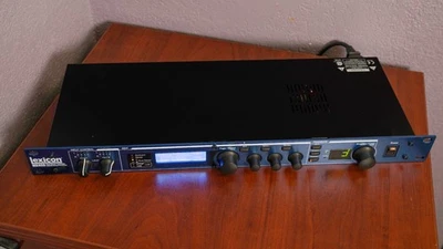 Processador de efeitos de ressonância surround estéreo duplo Lexicon MX400 - Imagem 1 de 2