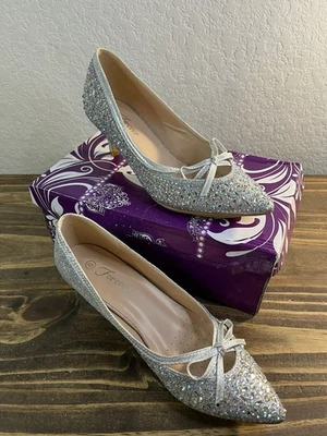 Zapatos de salón Forever Aubree-18 para mujer plateados con estrás de vestir de tacón bajo talla 6 ¡USADOS EN EXCELENTE ESTADO! Foto 1 de 4