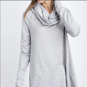 Mon Ami grauer French Terry Pullover Tunika Oberteil Wasserfallausschnitt Shirt Größe Small - Bild 1 von 2