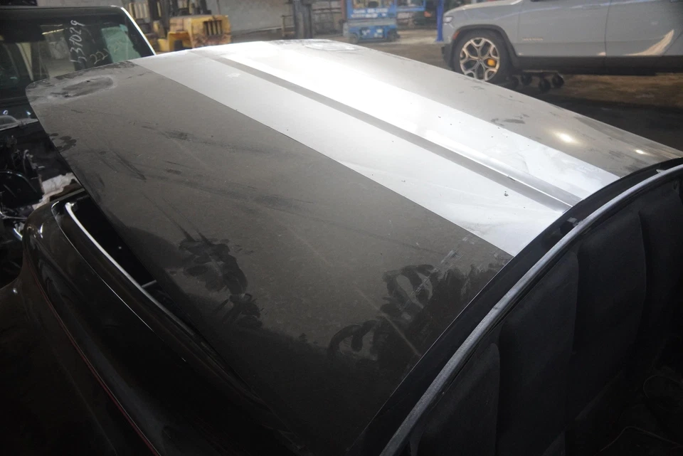 Rear Truck Bed Lid Tonneau Cover 15214947 Chevrolet SSR 2003-06 *Note* - Image 1 of 4