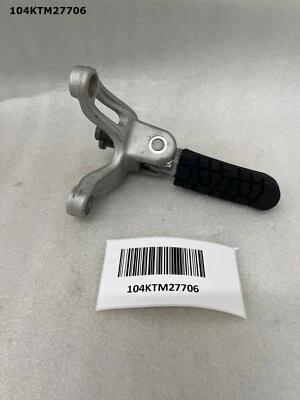 KTM DUKE 690 2013 - 2017 CLAVIJA TRASERA DERECHA Y SOPORTE ORIGINAL LOTE 104 104KTM27706 Foto 1 de 4