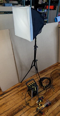 Dedolight DLH4 Light with DT12-4 Power Supply, DSBSXS Soft Box and Speedring - Image 1 of 4