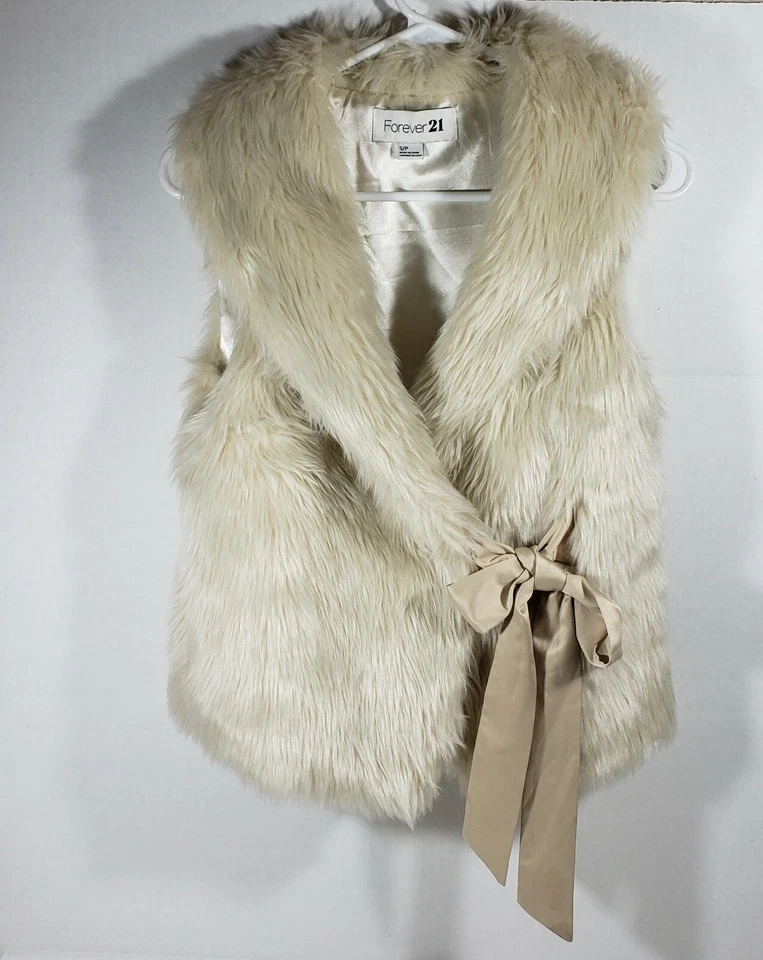 Forever 21 Faux Fur Women’s Vest Cream Taupe Size S, Small - Image 1 of 4