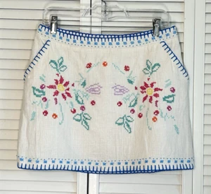 MOSCHINO Cross Stitch Floral 100% Linen Mini Skirt Ivory Blue Size 10 US Unlined - Picture 1 of 13