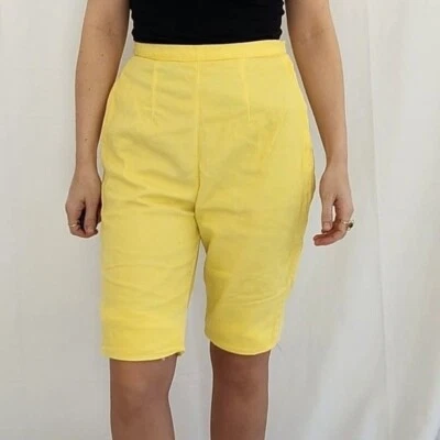 Shorts amarelos com zíper lateral anos 50/60 - Imagem 1 de 4