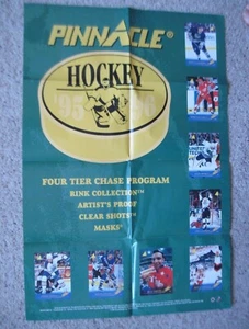 Cartel publicitario de tarjeta coleccionable de hockey Pinnacle Score 1995 20x30 como nuevo - Imagen 1 de 1