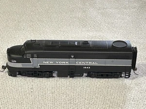 Walthers ho ALCO FA-1 New York Central #1043 - Picture 1 of 14