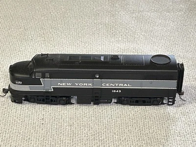 Walthers ho ALCO FA-1 New York Central #1043 - Image 1 of 4