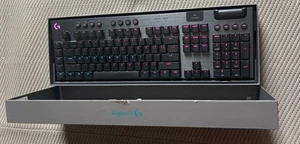 Teclado mecánico con cable de bajo perfil Logitech G915 X, interruptores lineales rojos GL - Imagen 1 de 5