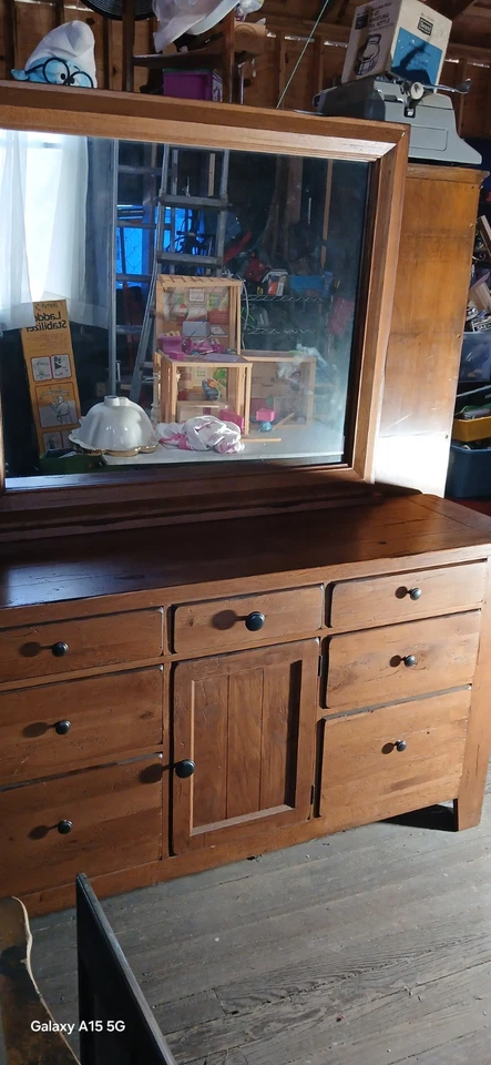 Broyhill Attic Heirlooms Collection cômoda de carvalho vaidade com espelho fazenda rural - Imagem 1 de 4