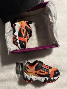 New Fila Oakmont Tr Orange, Black & White Size 4 Sneakers Infant/Toddler Shoes - Picture 1 of 4