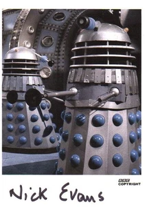 Autógrafo de Doctor Who: tarjeta de reparto firmada genuina de Nick Evans - Imagen 1 de 1