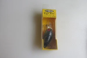 Box #18 Storm Wiggle Wart WW05 382 Chartreuse Crayfish Color New In Box - Picture 1 of 3