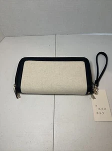 A New Day Black/ Cream Wristlet Wallet Large Lots Of Space Zipper 8in x 4in - Picture 1 of 3