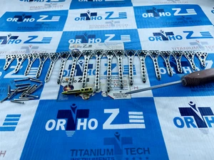 Distal Radius Volar Locking 2 to 10 Holes L & R Plate with screw 92 pc SS 316L - Picture 1 of 10