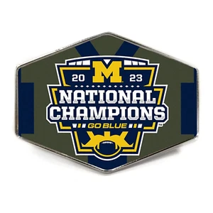 MICHIGAN - CAMPEONES NACIONALES 2023 - PIN SOLAPA/SOMBRERO - NUEVO - CCP-1731-PN-13 - Imagen 1 de 1