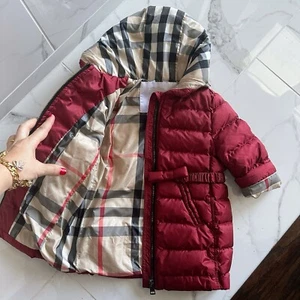 Authentische Burberry Baby Mädchen Jacke Mantel Kapuze Karo Puffer Winter 9-12 Monate - Bild 1 von 9