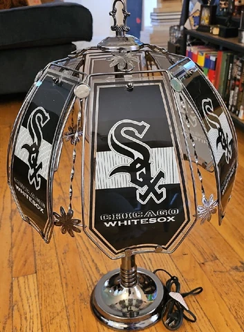 Chicago White Sox Baseball  MLBA 3 Way Touch Table Lamp 23” Tall 6 Glass Panels Cover