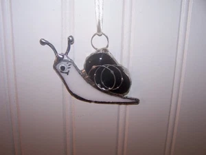 HANDMADE NEW STAINED GLASS SNAIL SUNCATCHER/ORNAMENT - Picture 1 of 5