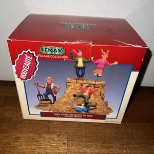 Colección Lemax Village Pajar Granjero Niños 2003 Acción de Gracias Otoño Decoración ¡NUEVO! - Imagen 1 de 2