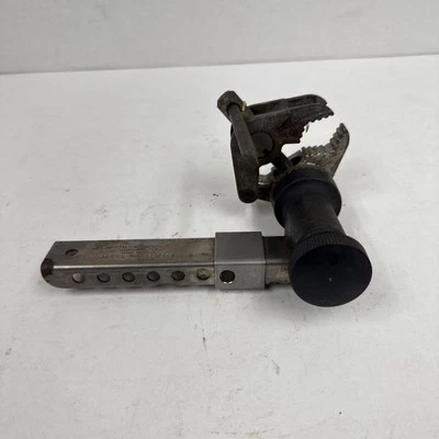 AMP Incorporated 3rd Hand modelo 229755-1 - Imagem 1 de 4