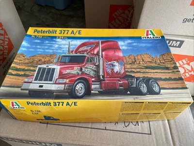 Italeri 1:24 Peterbilt 377 A/E Semi Truck Model Kit 740 New Sealed Bag Open Box - Image 1 of 4