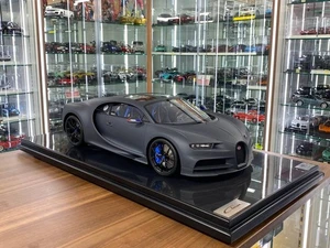 Bugatti Chiron– MR Collection Grey matt / Carbon Fiber -Limited 500  [1/8 Resin] - Picture 1 of 14