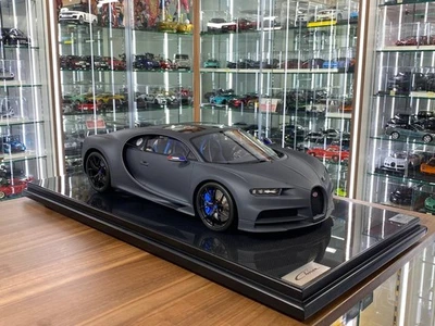 Bugatti Chiron– MR Collection Grey matt / Carbon Fiber -Limited 500  [1/8 Resin] - Image 1 of 4
